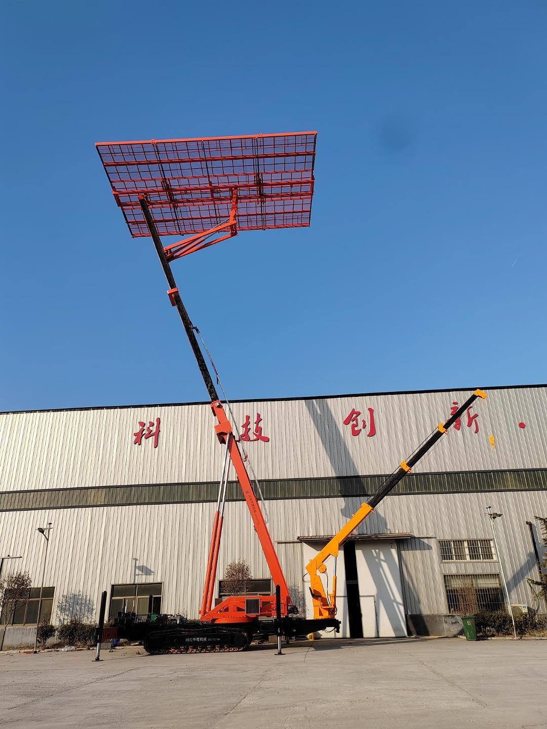 駕駛?cè)A鷹機(jī)械小型履帶吊戶外作業(yè)要注意什么？